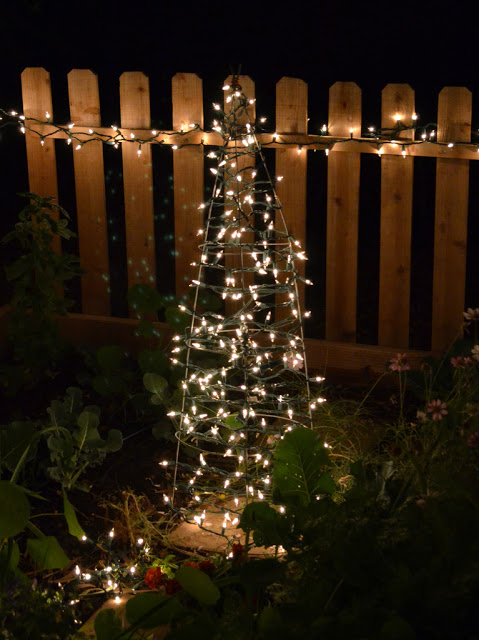 tomato-cage-christmas-tree-001