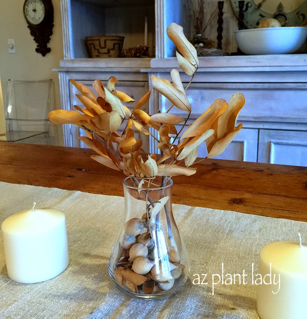 create a bouquet with dried leaves