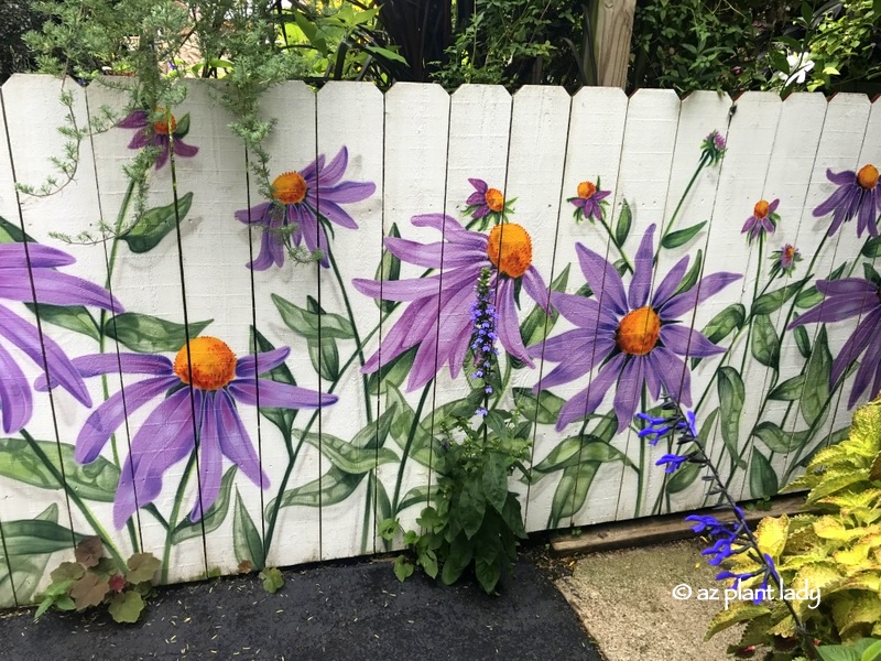 garden_art_painted_flower_fence